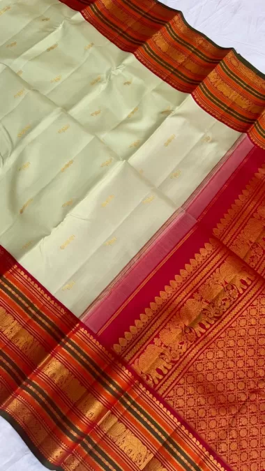 Mint Green with Arakku Korvai Kanjeevaram Silk Saree